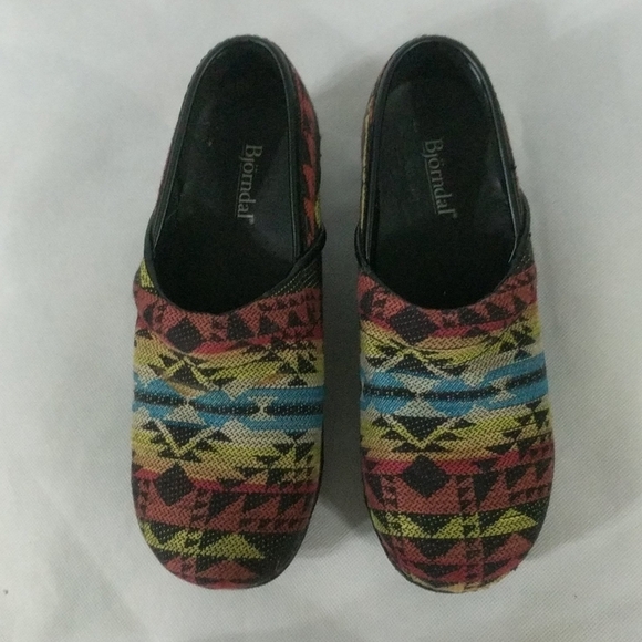 Bjorndal Ally Aztec Print Multi Color Professional Clogs - size 7 - Picture 2 of 6